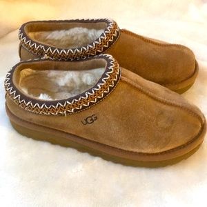 Ugg Tasman slippers size 6